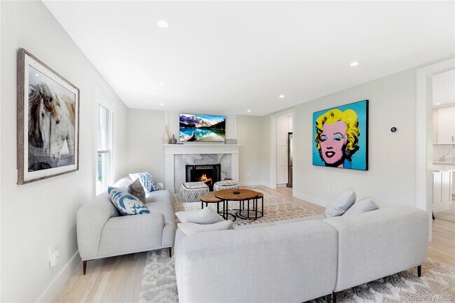 Photo - 16 Pin Oak Ln