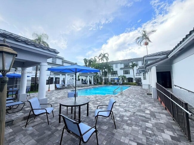 Photo - 701 SW 148th Ave