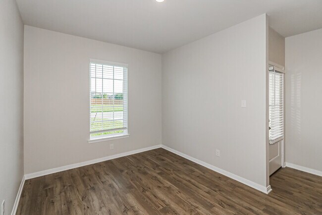 Photo - 191 Emma Rose Dr