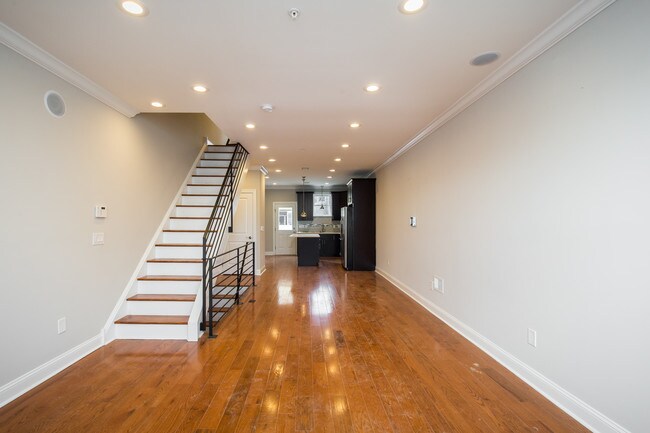 Photo - 2040 Reed St