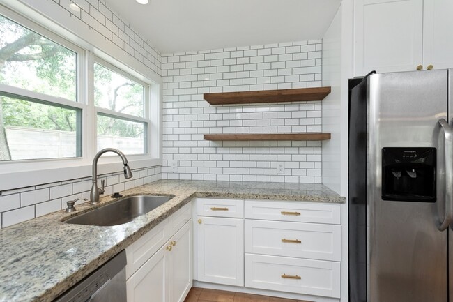 Photo - 1834 Norcrest Dr