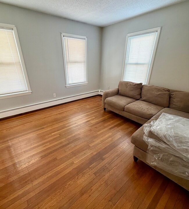 Living Room - 30 Juniper St Unit 30 Juniper St