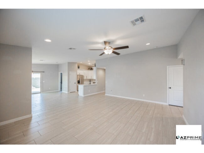 Photo - Welcome to this modern 4/2 home in the heart of South Phoenix!
