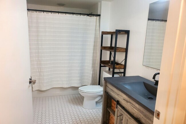 Photo - 111 N Main St Unit 202