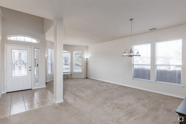 Building Photo - 758 Trinity Star Rental