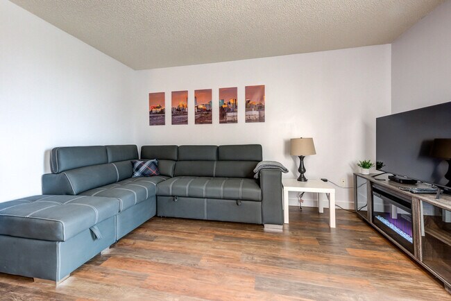 Photo - 10915-10998 98 Ave NW Unit SI FL1-ID1564629P