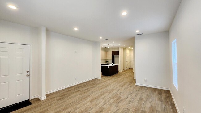 Photo - 5702 Moses Lp