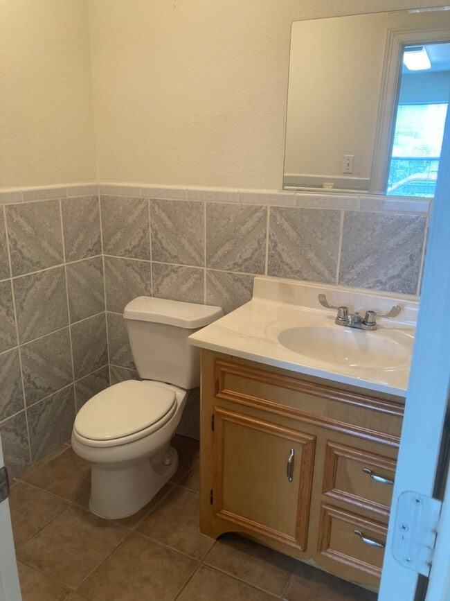 Photo - 628 Caperton St