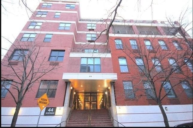 Building Photo - 44 Sherman Ave Unit 3B