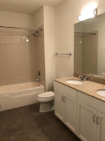 Master Bath - 915 S Lytle St Unit 201