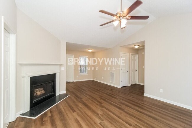 Photo - 42 Cedars Glen Cir