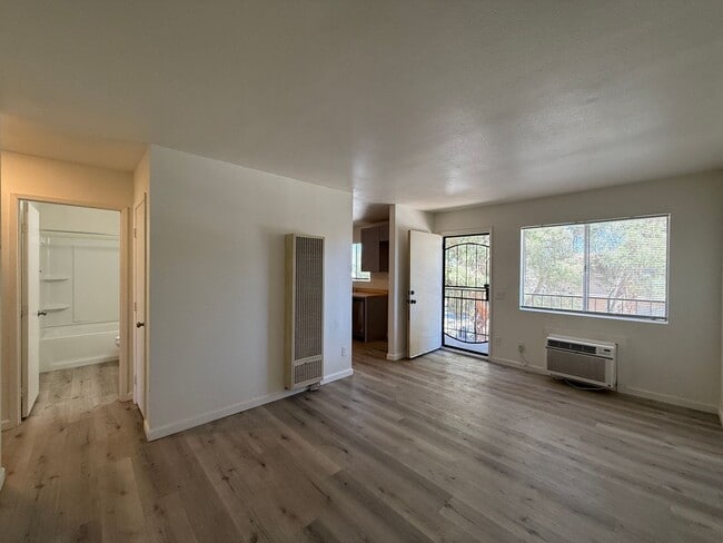 Photo - Palmdale Apartment 2 bedroom Unidad 16