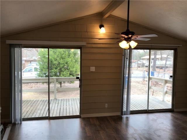 Photo - 1000 Holiday Dr