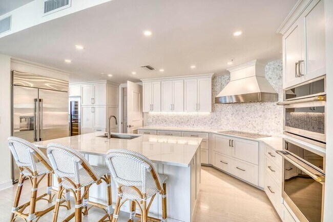 570 Ocean Dr Unit 601