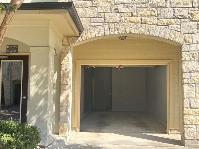 Photo - 7701 Rialto Blvd Unidad 1232