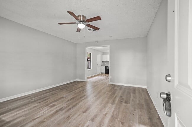 Photo - 1100 Gilbert Ave