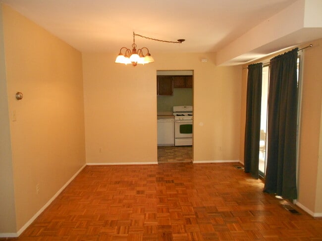 Photo - August 2026/2027 Loyola off-campus 2bd/2ba Homeland Southway Condo w/ CAC & more! - Available 8/9