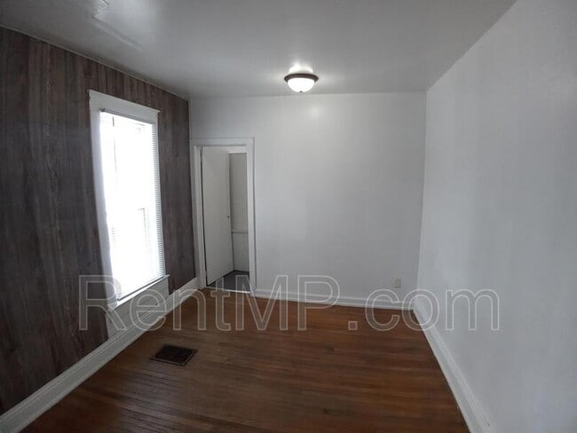 Photo - 501 S University Ave