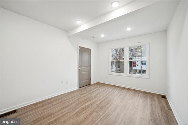 Photo - 2553 S Dewey St