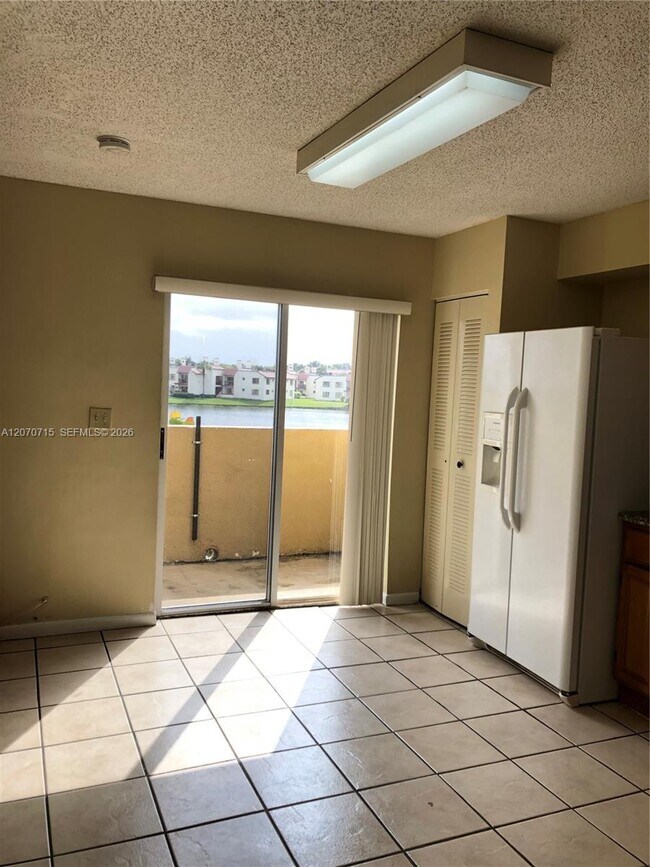 Photo - 14902 SW 82nd Ln Unidad 13-206