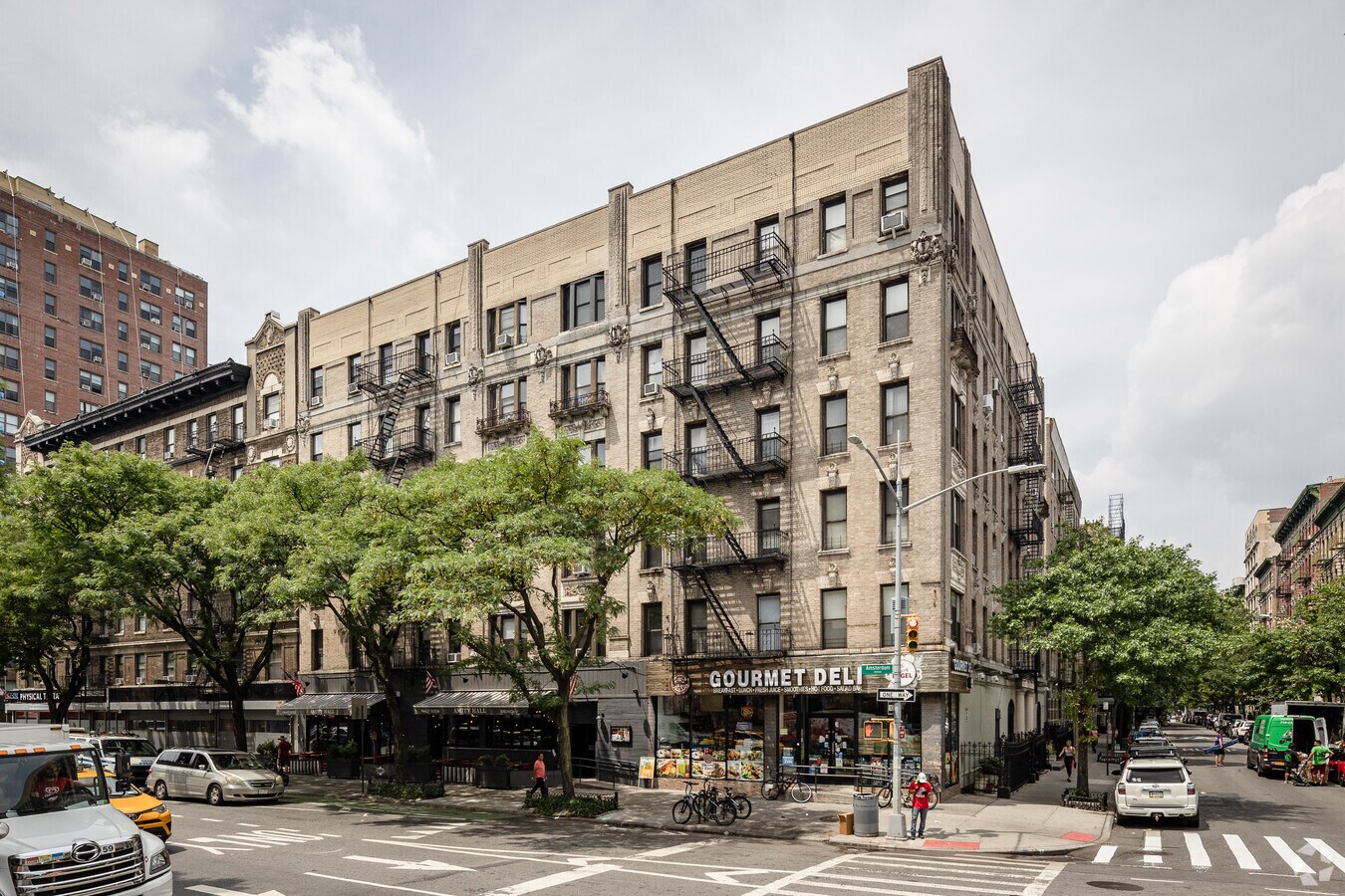 Photo - 200 W 109th St