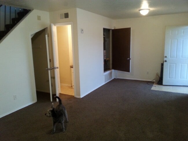 Photo - 2101 Elm St SE