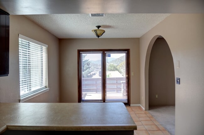 Photo - 3 Bedroom, 2 Bath Home in Diamond Valley!