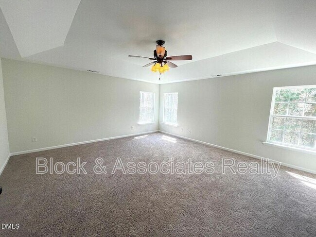 Photo - 359 Ashdale Dr