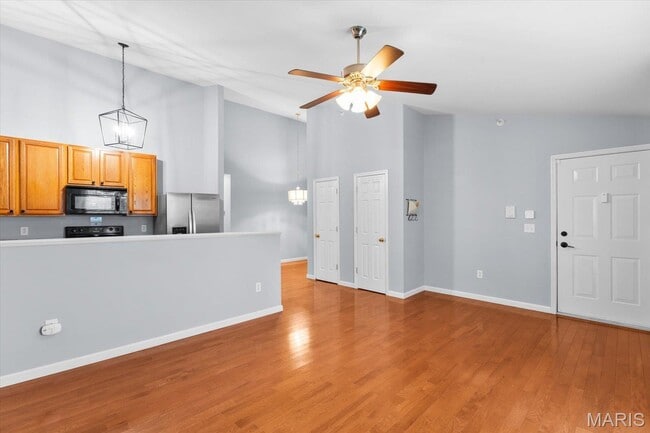 Photo - 729 Tower Grove Dr