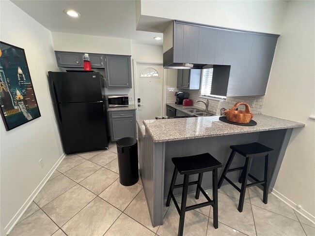 Photo - 1715 Bluebonnet Ln