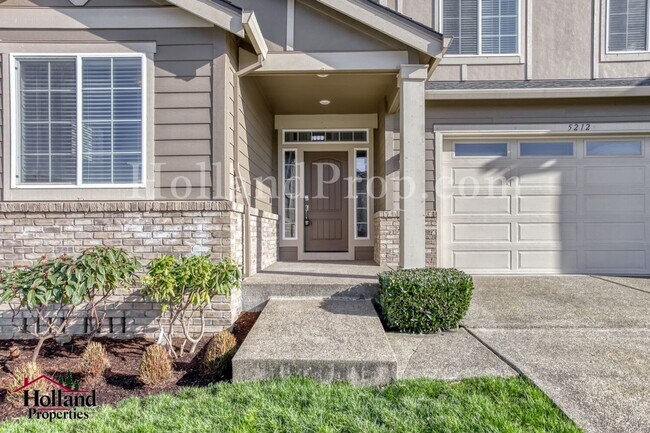 Photo - Beautiful 4-bedroom, 3-bathroom residence in desirable Hillsboro, OR.
