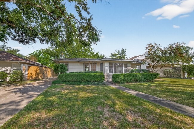 Photo - 3314 Westridge St