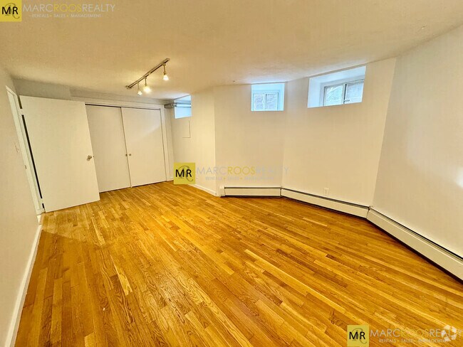 Building Photo - 145 Chiswick Rd Unit 8 Rental