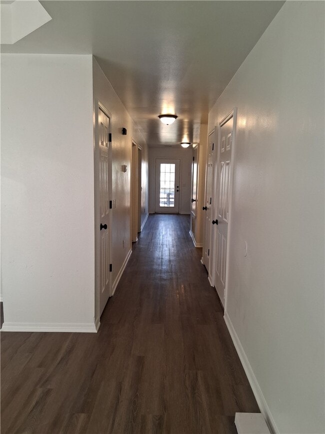 Photo - 1403 Camellia Dr