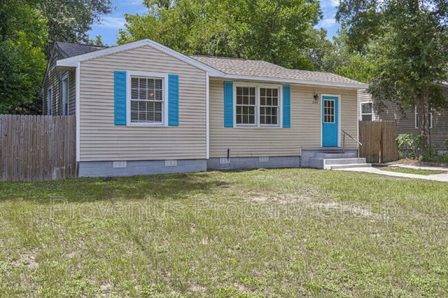 Photo - 305 Chaseville St