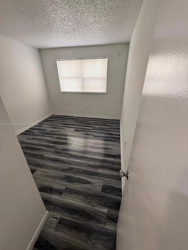 Photo - 7210 NW 179th St Unidad 203