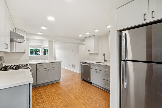 Photo - 2203 Nob Hill Ave N Unit #1