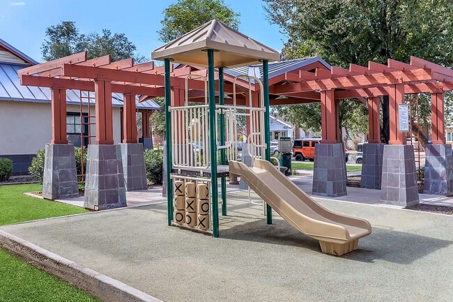 Parque infantil Roosevelt Commons - Roosevelt Commons