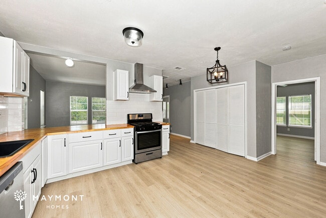 Photo - 823 Havendon Cir