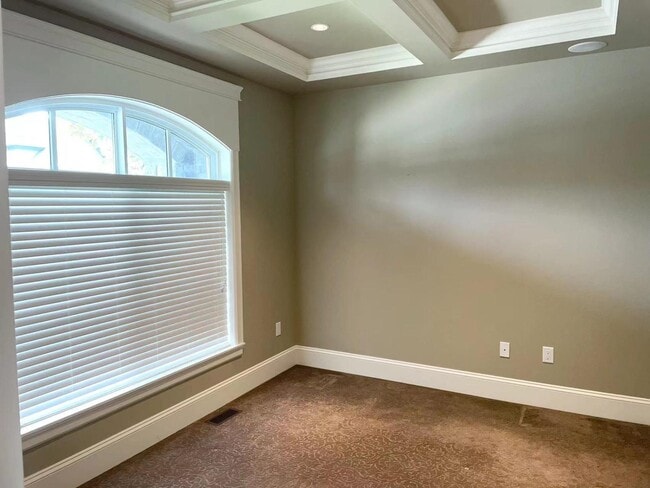 Photo - 2557-2164 164 St