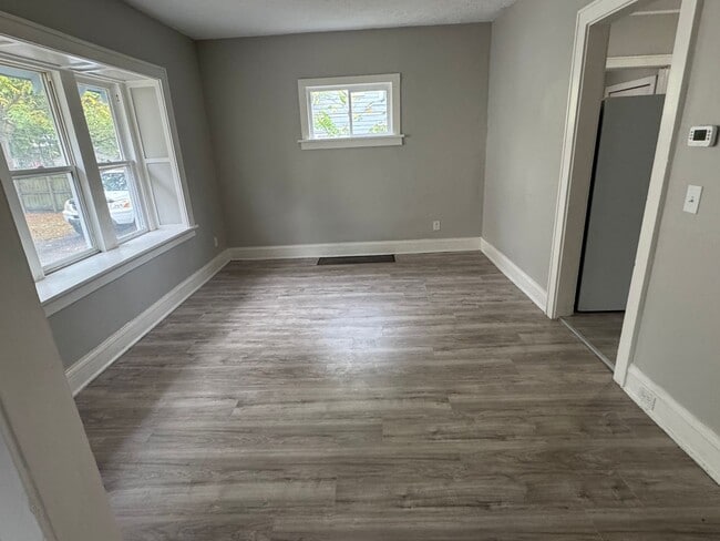 Photo - Single Family Home 4 Bedroom and 1 Bath