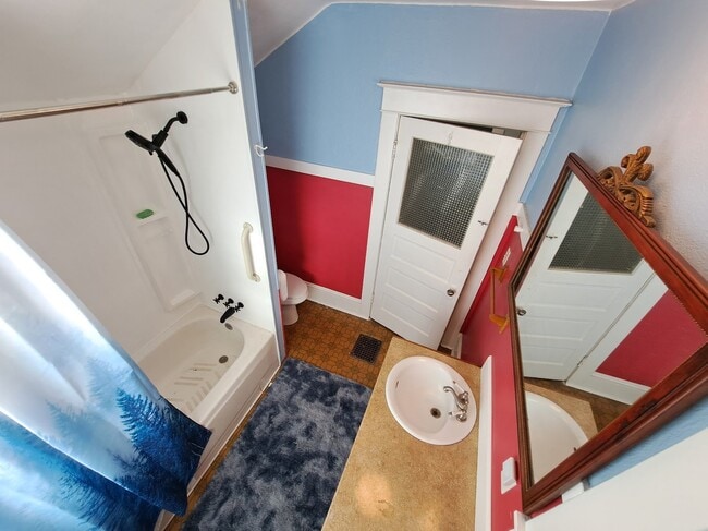 Photo - 2800 K St