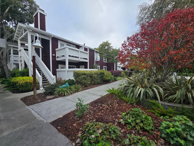 Photo - Spacious Lower Level Condo in Gated Community..