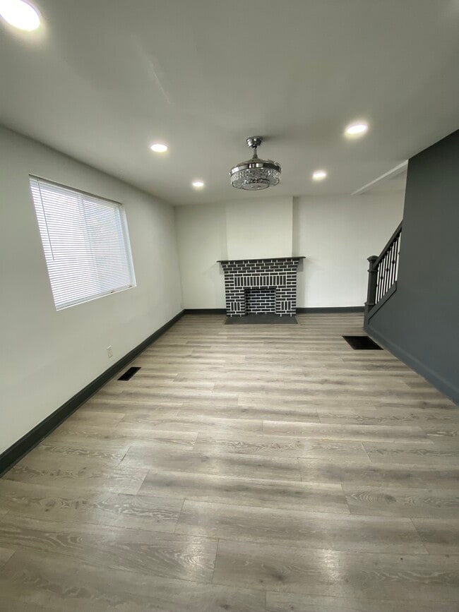 Photo - 1275 E Kossuth St