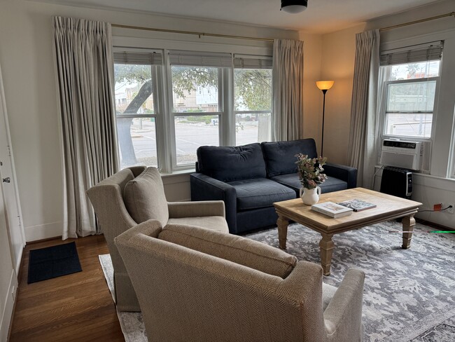 Photo - 1220 Waugh Dr