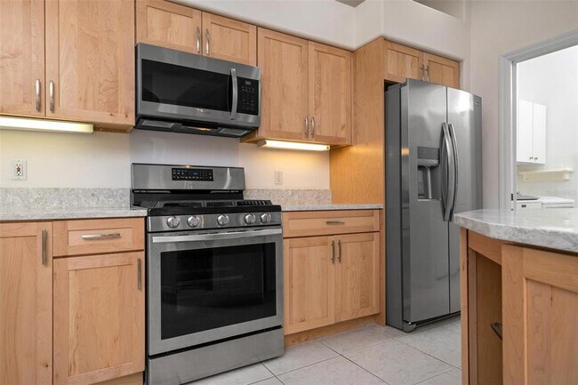 Photo - 5249 Far Oak Cir