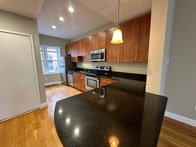 Building Photo - 40 Medford St Unit 1