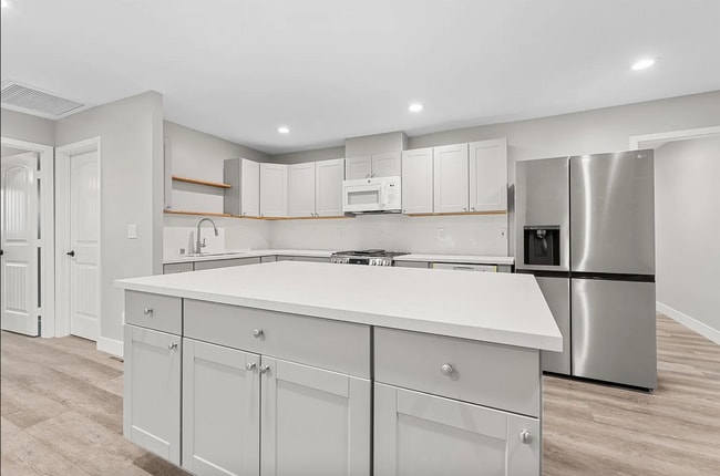 Photo - Bathrooms on bathrooms!