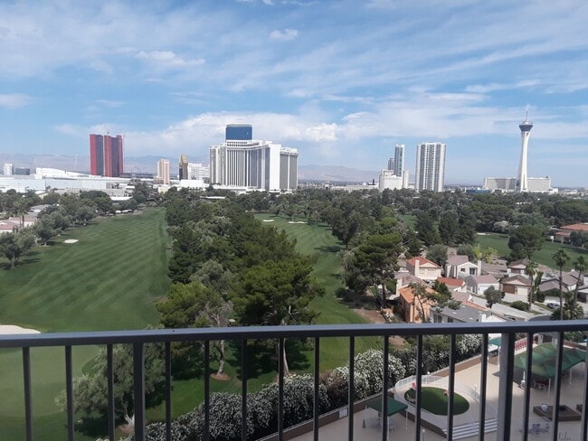 MODERN HIGH-RISE CONDO/11TH FLOOR OF LVCC ... - MODERN HIGH-RISE CONDO/11TH FLOOR OF LVCC ...
