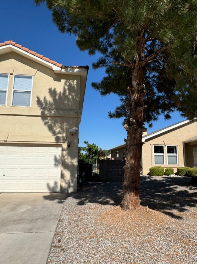Photo - 8309 San Gavilon St NE